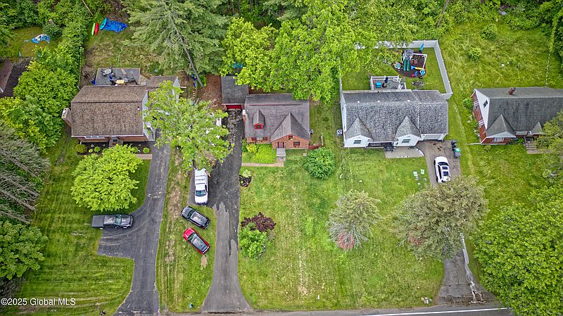 5th image of 2305 Balltown Road