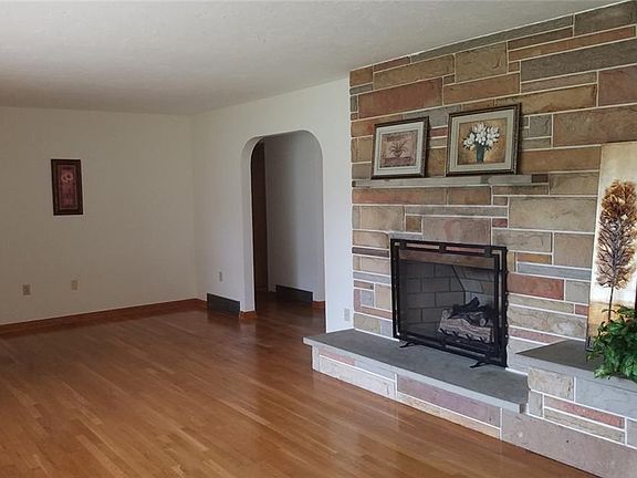 2nd image of 433 North Ave