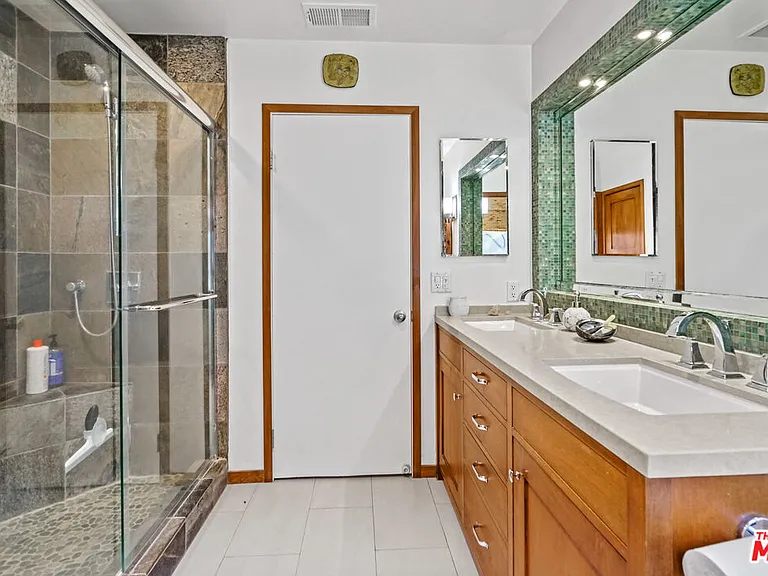 730 Basin Dr — Photo 35