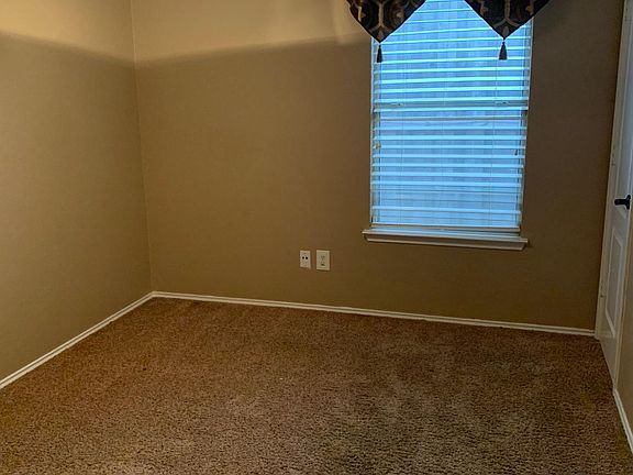 5th image of 337 Tioga Dr