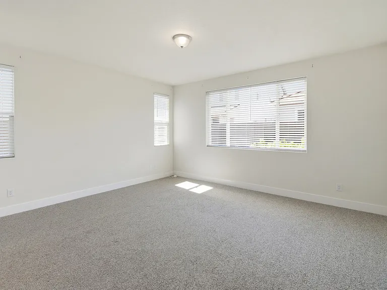 761 Hydrangea Dr — Photo 23
