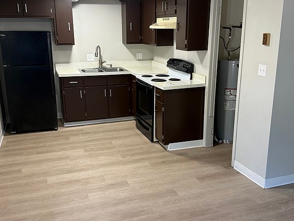 5th image of 144 S Main St #C