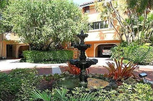 2nd image of 2000 S Bayshore Dr APT 5