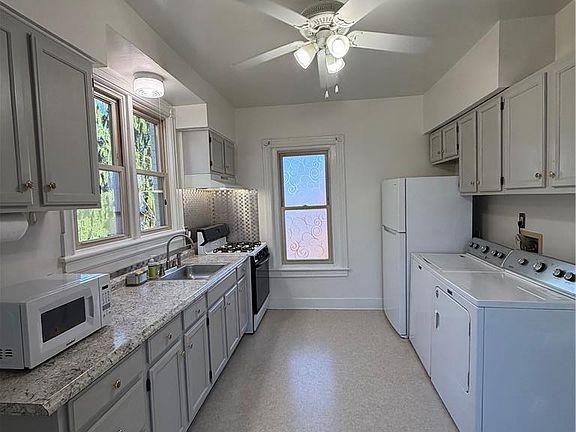 3rd image of 1559 Broadway St #2