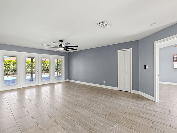 4th image of 130 SE 12th Pl