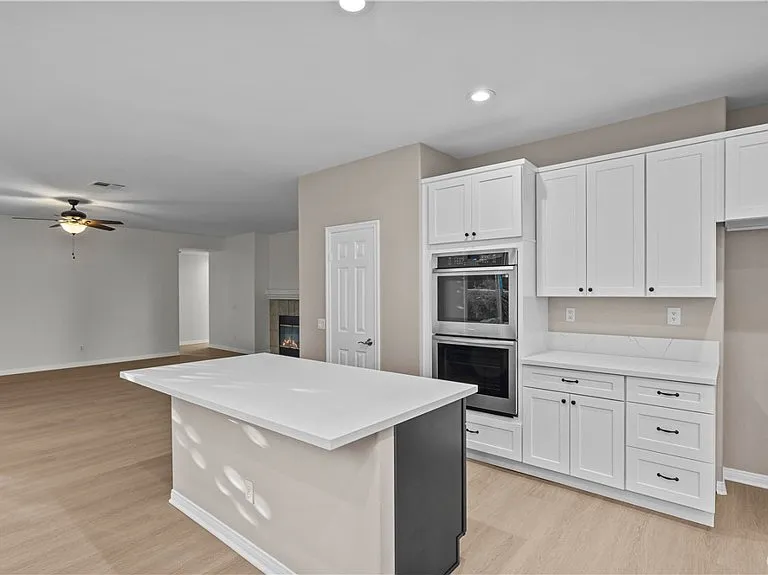 1728 Tamarron Dr — Photo 14