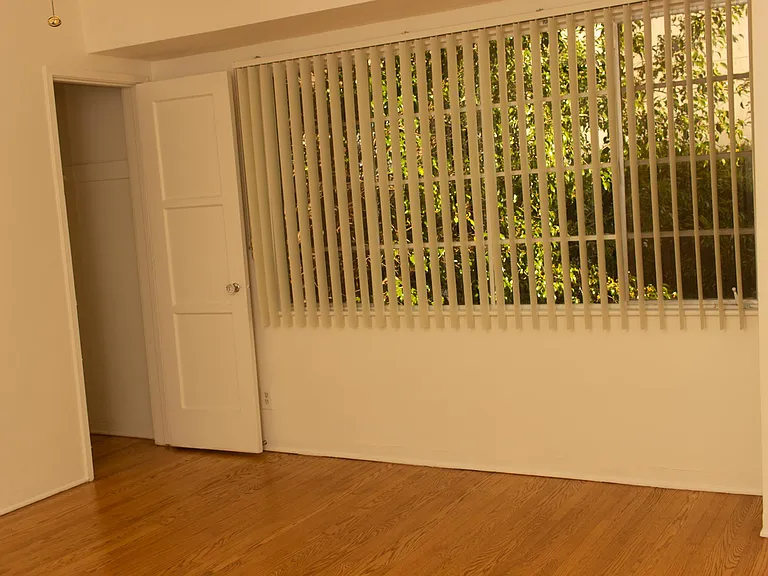 453 N Doheny Dr #B — Photo 10