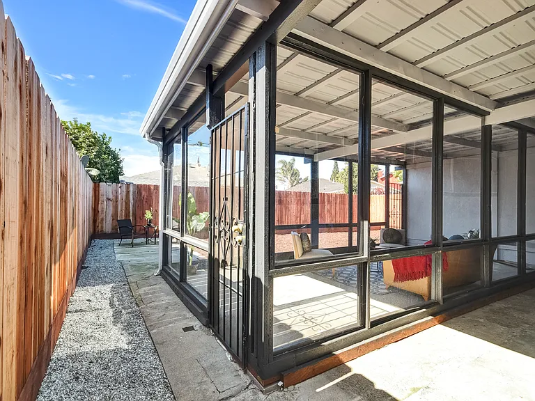 147 Wisteria Dr — Photo 31