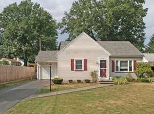 515 Locust Ln, East Rochester, NY 14445