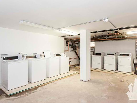 4th image of 4905 W Cuyler Ave #3C