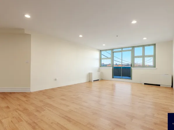 19-19 24th Avenue image 10 of 21