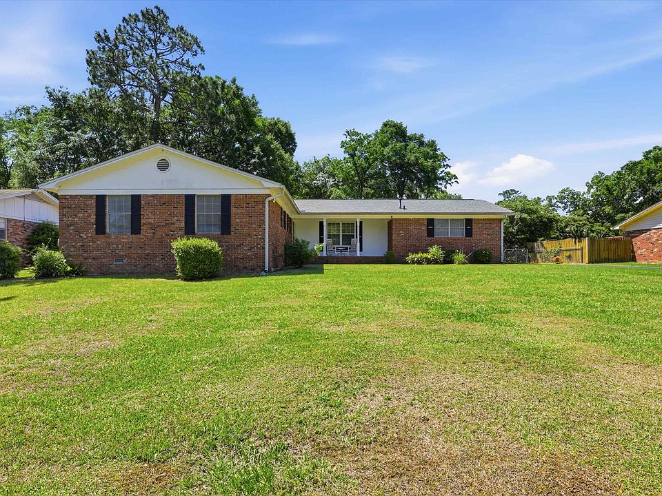 1st image of 3025 Corrib Dr