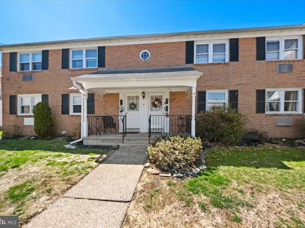 2 Sterling Ter, Stratford, NJ 08084