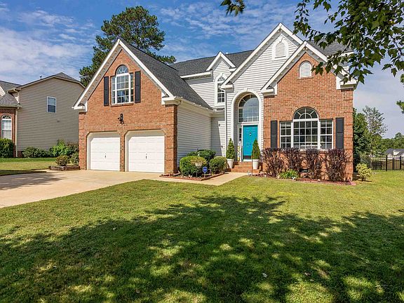 5th image of 348 Seastone St