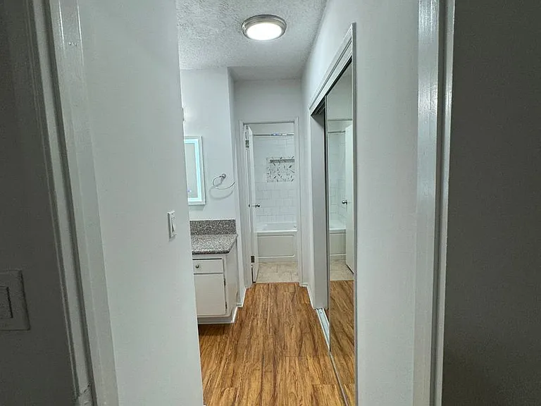 14220 Burbank Blvd — Photo 26