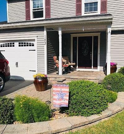 2nd image of 123 Thistlewood Ln