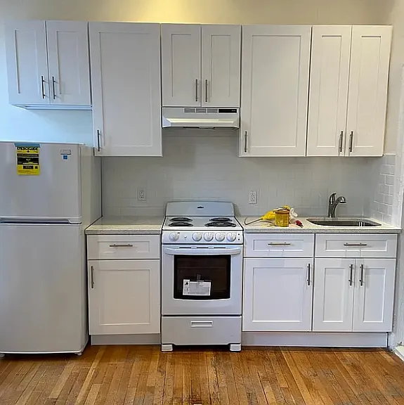 786 Lexington Ave #3F — Photo 2