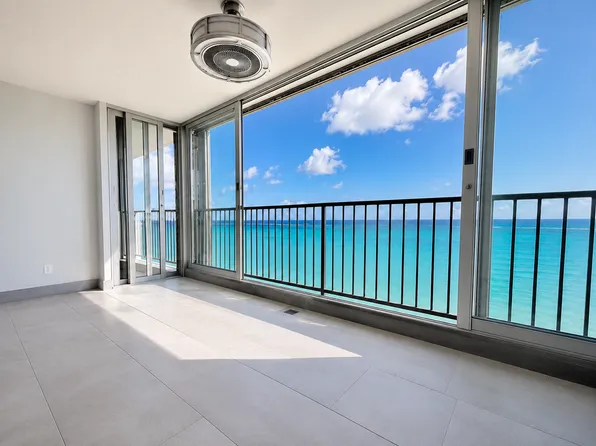4745 Avenida Isla Verde Villas Del Mar Est #H, Carolina, PR 00979