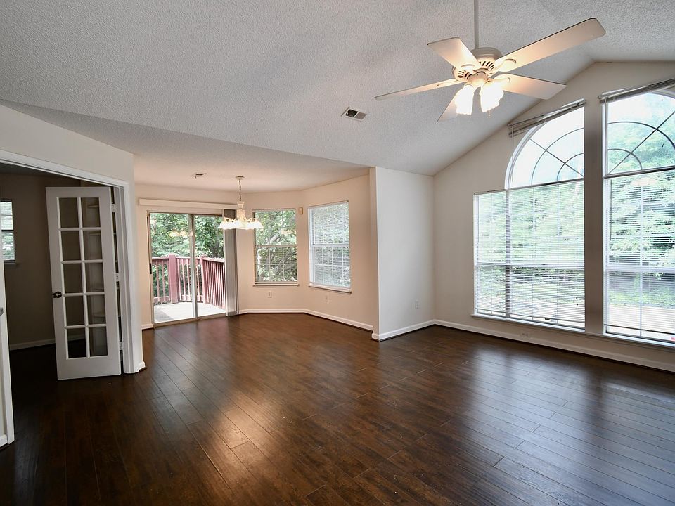 1st image of 607 Cypress Pointe St