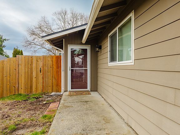 2nd image of 2924 58th Ave NE