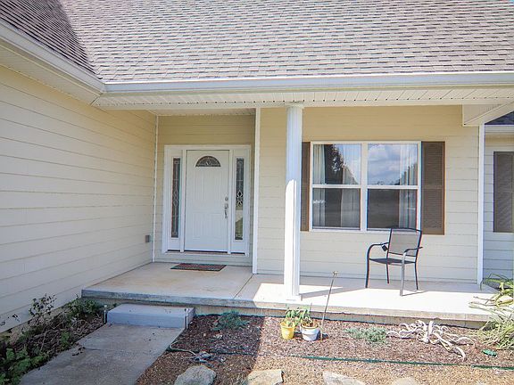 3rd image of 111 Cypress Point Dr