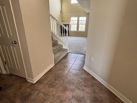 4th image of 11026 Rose Ct