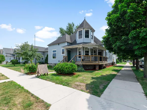 1365 Merryman St, Marinette, WI 54143
