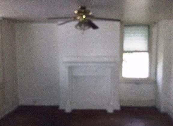 4th image of 1609 Columbia St