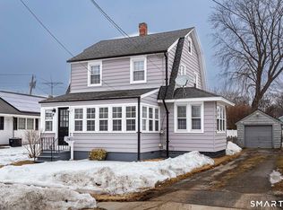 15 Cowles St, Milford, CT 06461