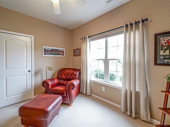 5th image of 9865 Brook Wood Dr