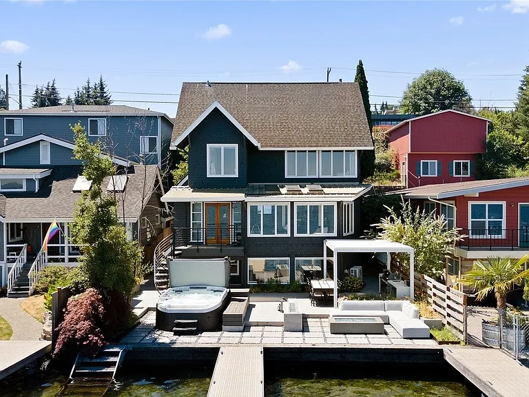 10822 Rainier Ave S — Photo 2