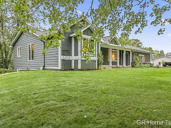 3rd image of 4211 Coit Ave NE