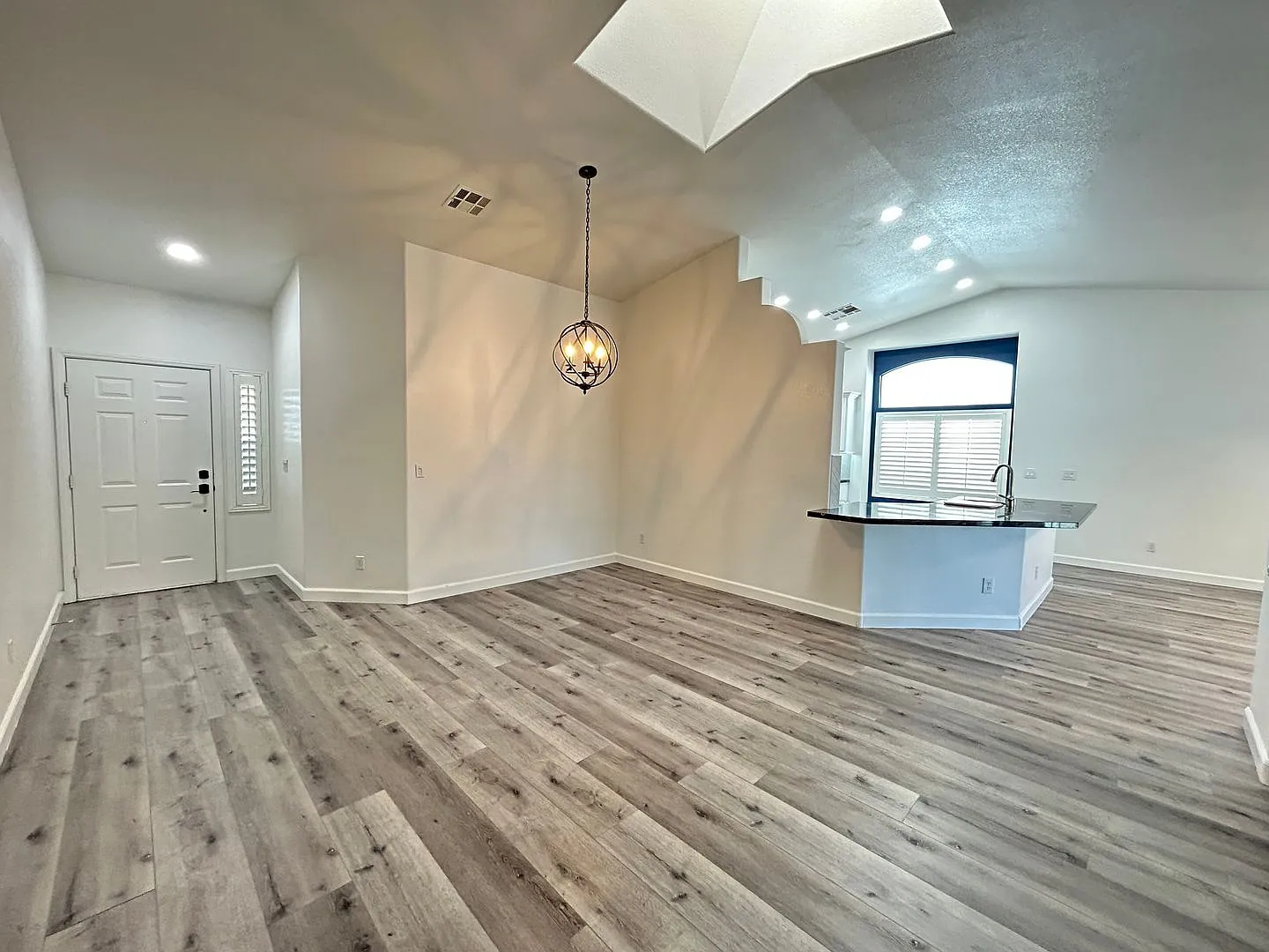 Single Story Home with No HOA! — Photo 2