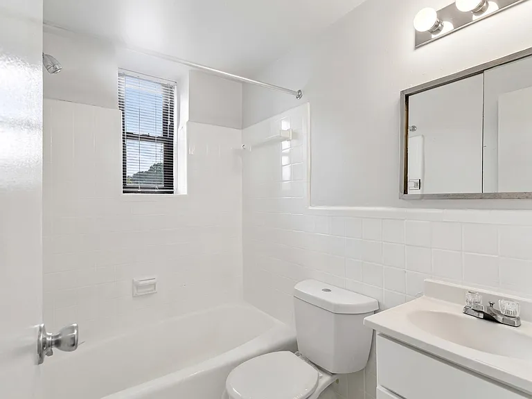 5100 Conn Ave — Photo 16
