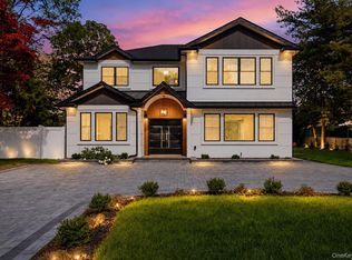 1130 Carlls Straight Path, Dix Hills, NY 11746