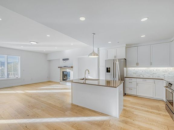 4th image of 3301 Arapahoe Ave #331E