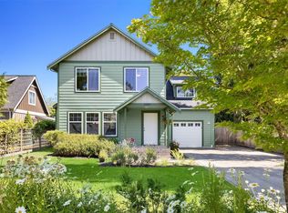 2465 Soundview Dr NE, Bainbridge Island, WA