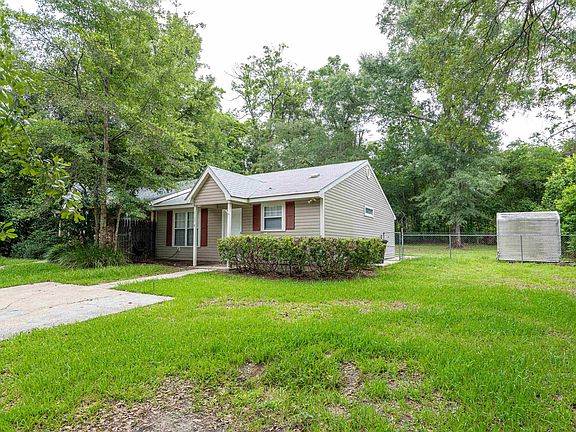 4th image of 2109 Pecan Ln #B