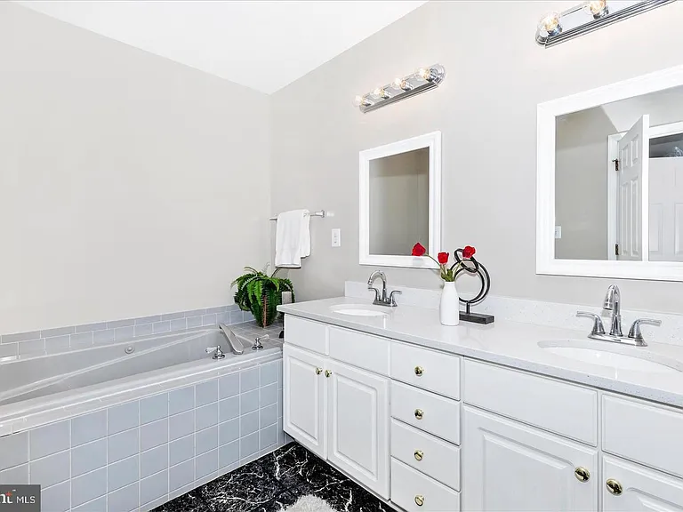 9621 Athens Pl — Photo 11