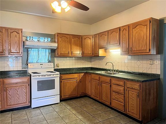 5th image of 3238 N 24th St