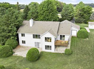 8827 Big Bend Rd, Waterford, WI 53185