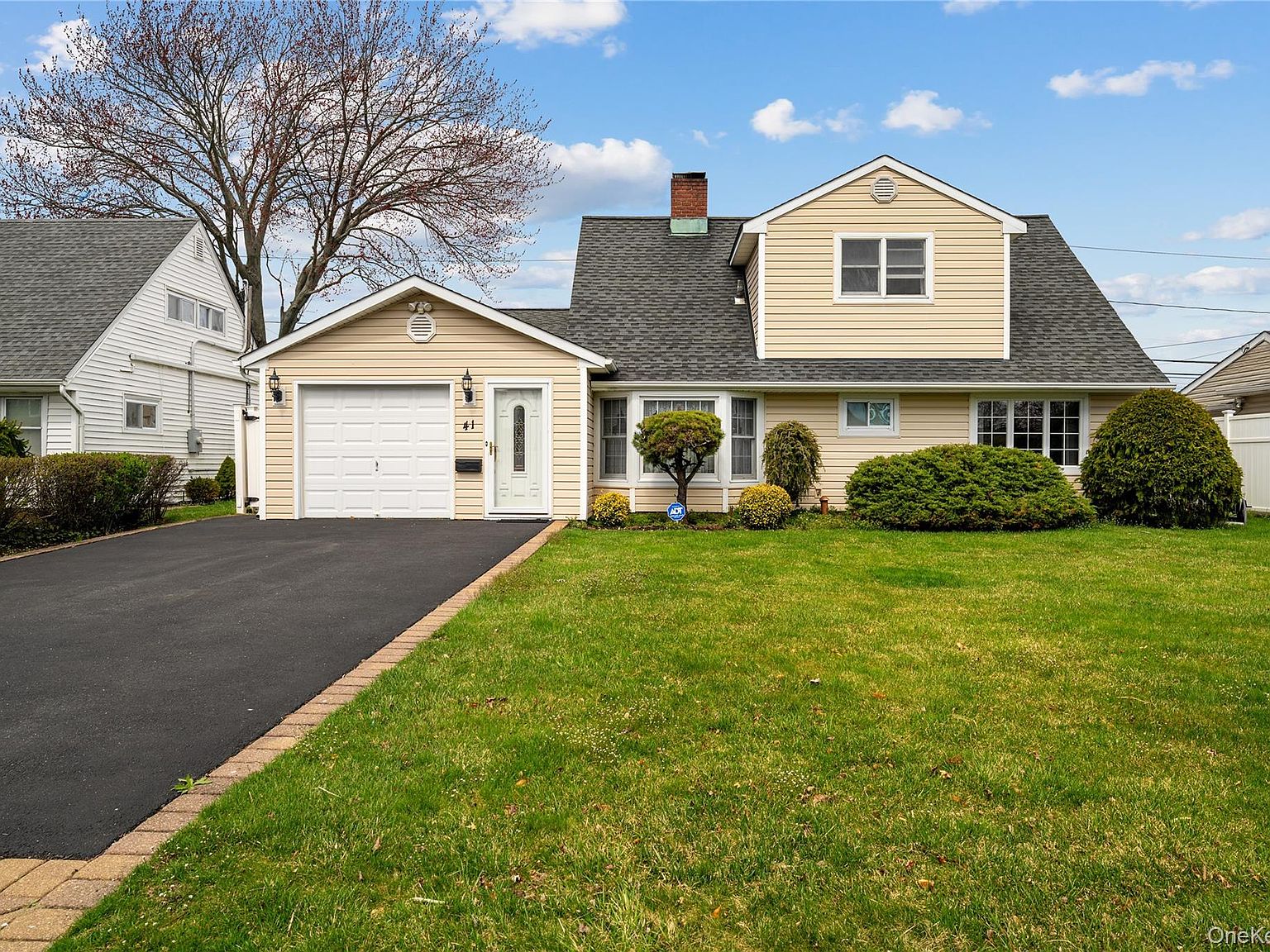 41 Winter Lane, Hicksville, NY 11801 | MLS #980879 | Zillow