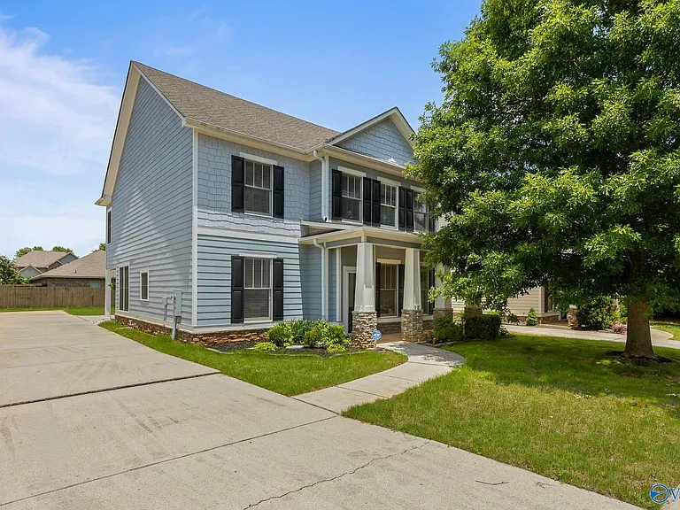 307 Acorn Grove Ln SW — Photo 2