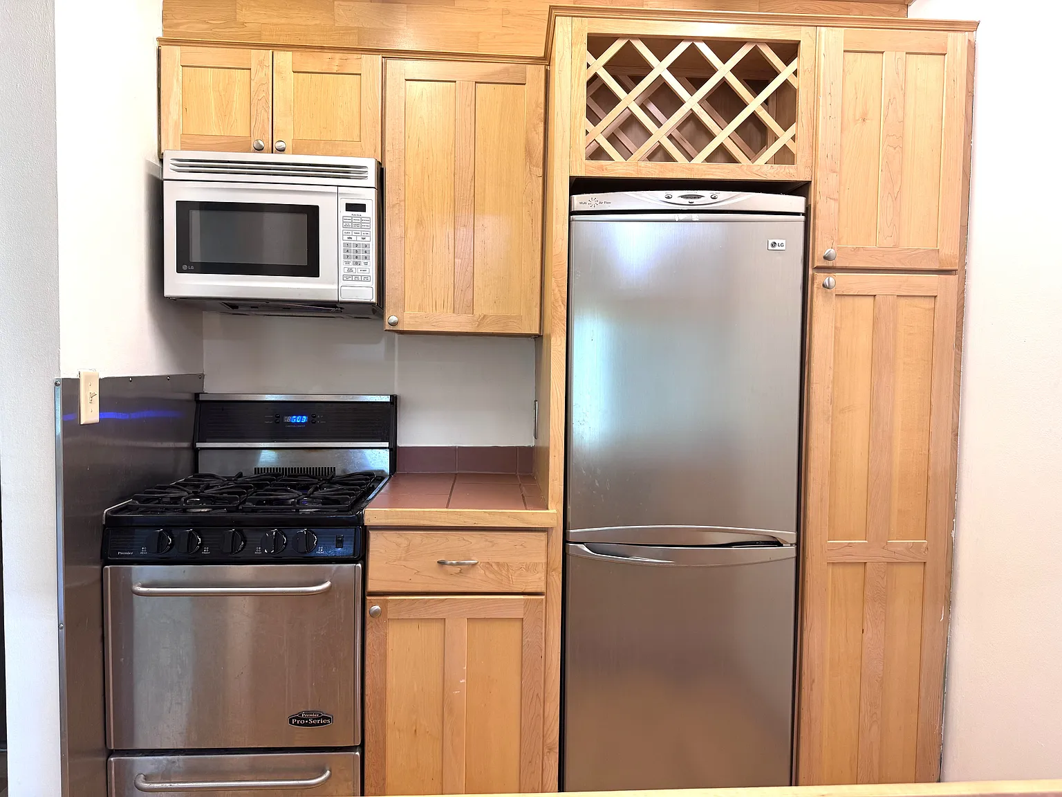 Studio, 554 sqft, $1,395 — Photo 3