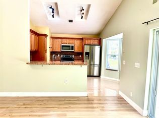 420 Trotters Ln, Greenacres, FL 33413
