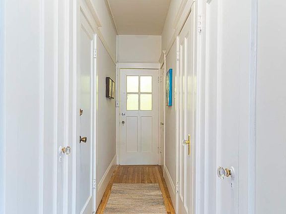 3rd image of 2222B 15th St