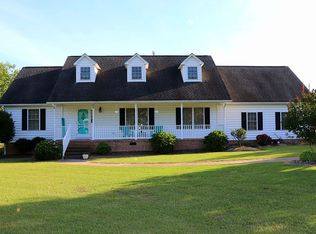 99 Kings Point Ave, Smithfield, VA 23430