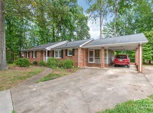 310 Oakwood Dr, Mount Holly, NC 28120