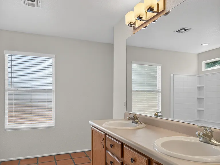 10360 E Malta St — Photo 22