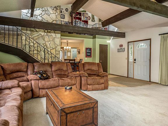 2nd image of 232 S Cypress Ct